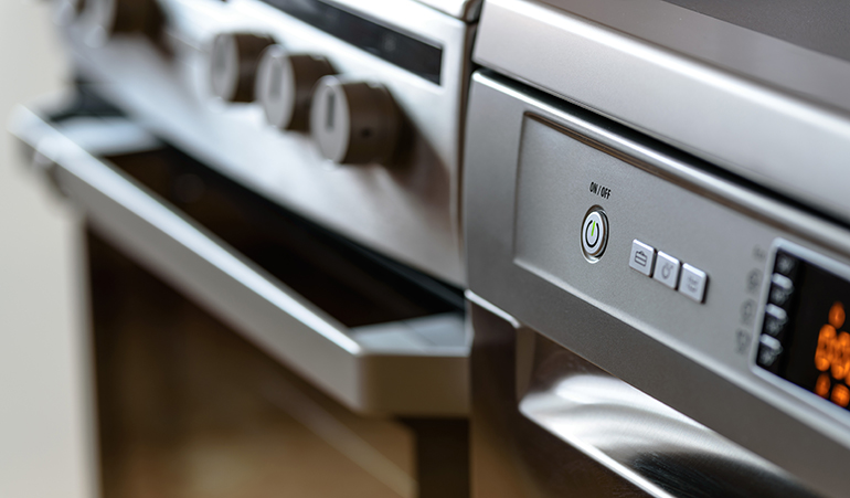 Cleaning the oven